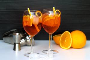 2 aperol spritz cocktails
