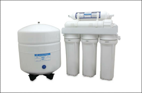 A compact under the sink design of the reverse osmosis system.